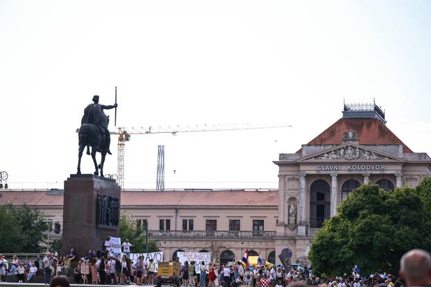 Zagreb: Okupljanje prosvjednika Hodaj za Liku, hodaj za Hrvatsku