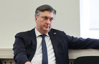 VIDEO Plenković o novim SMS porukama: 'Smiješno je sve skupa, to nema veze sa mnom'