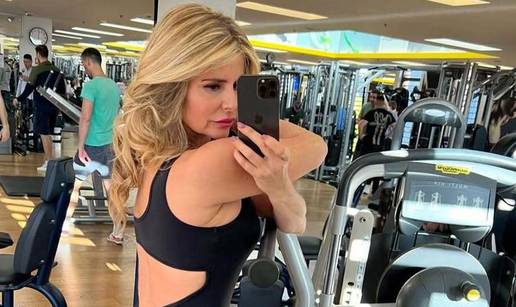 Ljeto je sve bli&zcaron;e! Mama Renata u teretani pozirala u sportskom kompleti&cacute;u pa pokazala figuru