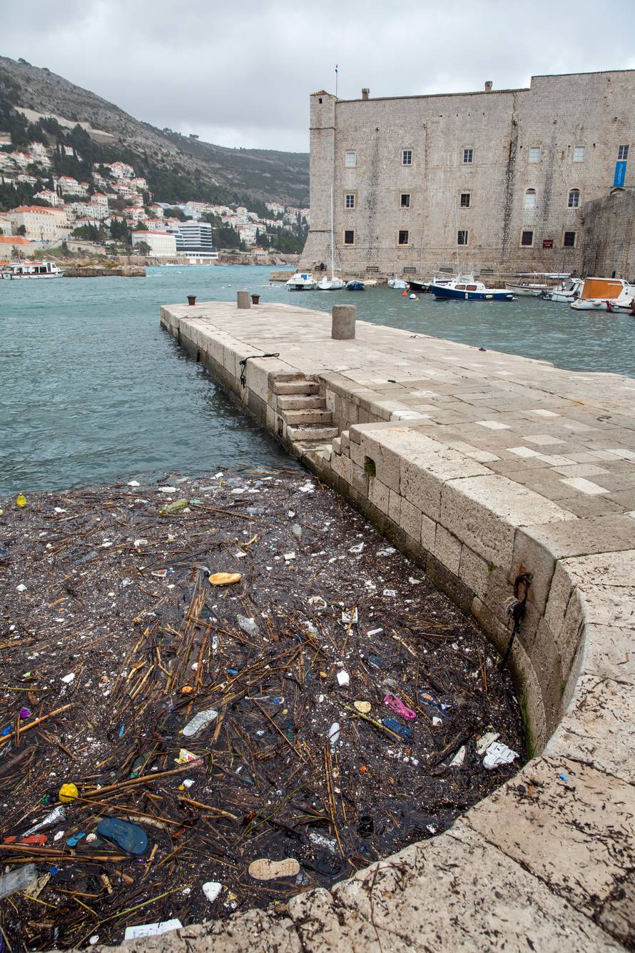 Naše plaže prije i poslije jakog juga: Guše se u smeću i plastici