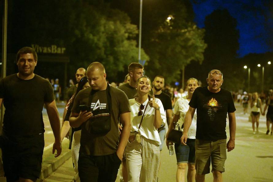 Zagreb: Završio je koncert Marka Perkovića Thompsona, kolone ljudi idu s hipodroma