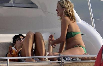 Kate Moss i Lily sestrinski dijelile marihuanu na jahti