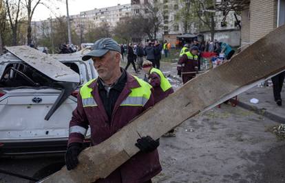 Rusi raketama napali Harkiv, poginuo čovjek, ozlijeđeno 37 ljudi, među njima ima i djece