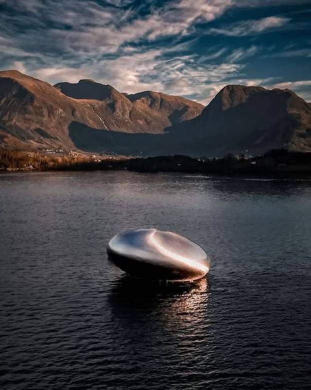 FOTO Spektakl na vodi: Biste li jeli u ovom futurističkom restoranu u norveškom fjordu?