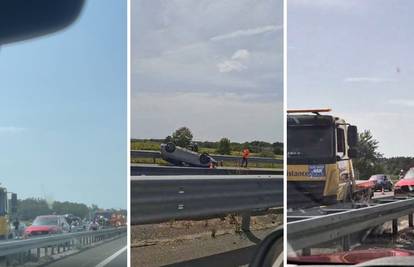 VIDEO Lančani sudar kod Donje Zdenčine: Jedan auto na krovu, ozlijeđen čovjek. Kolona 17 km