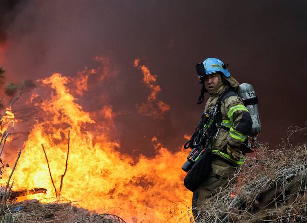 Fire at Guryong village, in Seoul