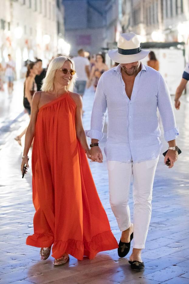 Dubrovnik: Maja Šuput Tatarinov i suprug Nenad u šetnji Stradunom