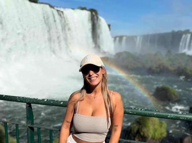 FOTO Bujna Argentinka upala u hotel omiljene ekipe i ostvarila san. Samo, zaboravila je nešto