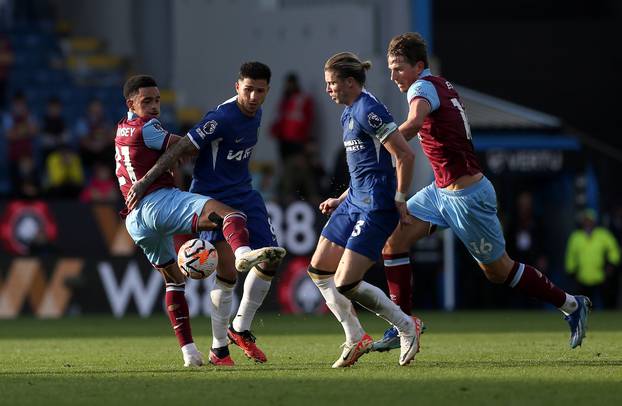 Burnley v Chelsea - Premier League - Turf Moor