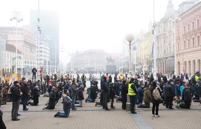 Jandroković osuđuje nasilje nad ženama. Zašto onda nije osudio klečavce na hrvatskim trgovima