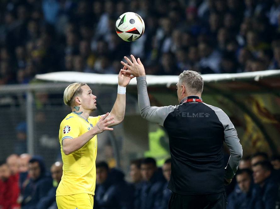 Euro 2024 Qualifier - Play-Off - Bosnia and Herzegovina v Ukraine
