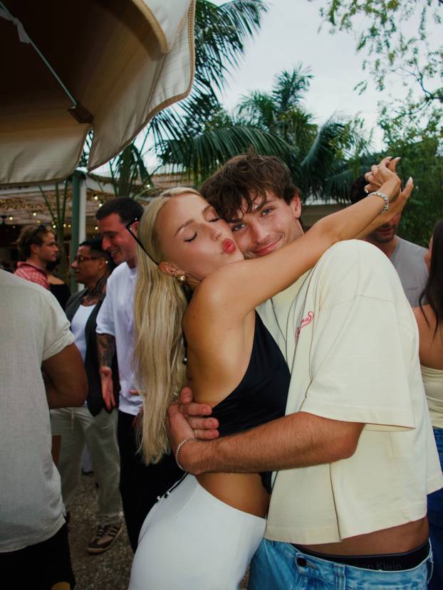 FOTO Zovu je 'najpoznatija žena u muškom tenisu', a sada joj se upliću u život: 'Znaš li ti za to?'