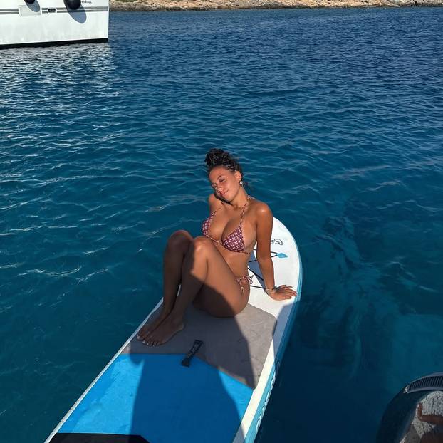 FOTO Ljepotica koja ljubi irskog junaka kvalifikacija za SP: 'Osjećam se kao u oblacima...'