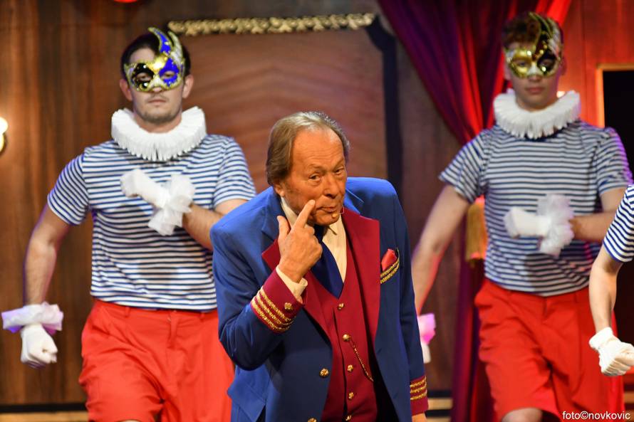 Miro Ungar (88) nakon partije tenisa 'skače' u cabaret vlak