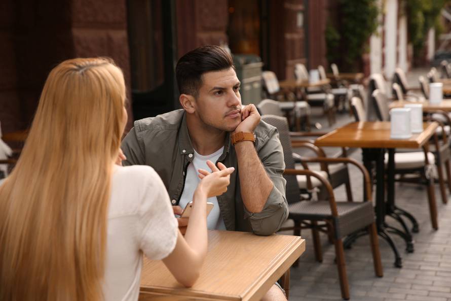 'Pa tko to radi? Dečko s kojim sam izašla pojeo je ostatke s tuđeg tanjura u restoranu...'