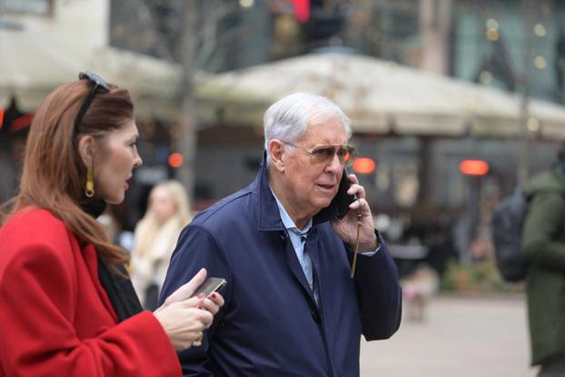 Zagreb: Poznati provode Badnjak u centru grada uz piće, šetnju i druženje