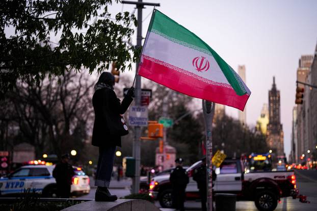 ULICE PUNE BIJESA Tisuće u New Yorku prosvjeduju protiv zračnih napada Izraela na Libanon i Iran