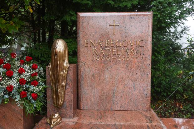 Zagreb: Posljednja počivalista poznatih Hrvata na groblju Mirogoj