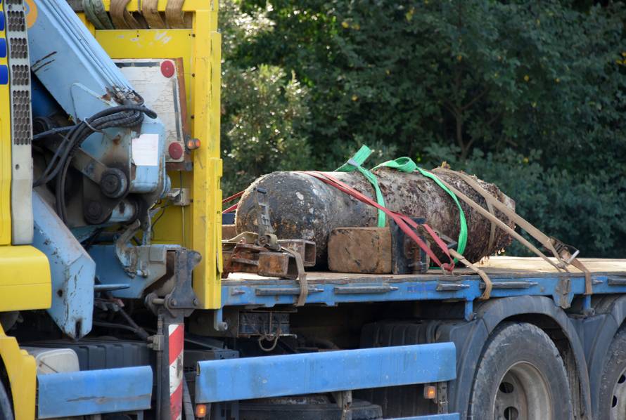 Iz pulske luke izvađena podmornička mina