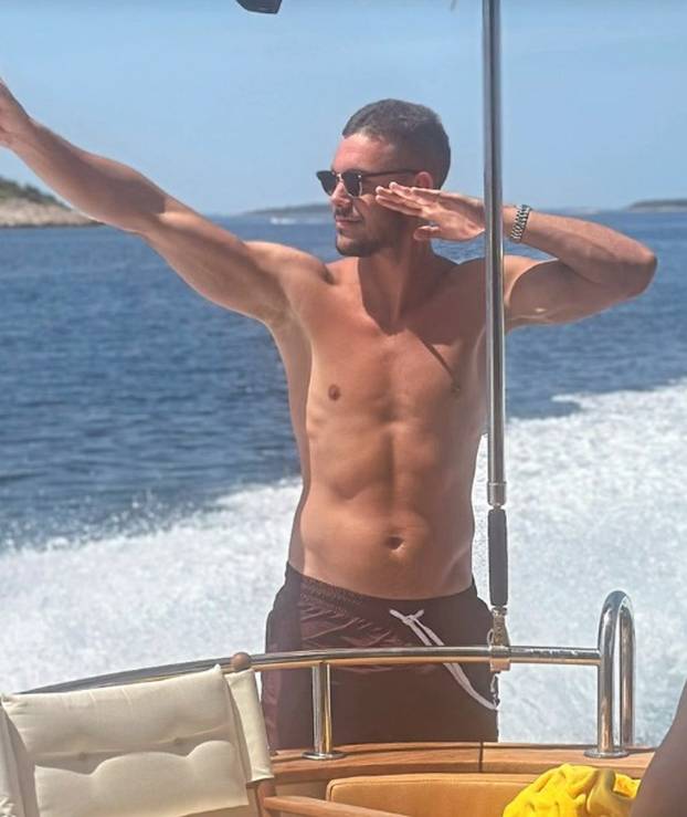 Bivši rukometni reprezentativac novi Gospodin Savršeni! Kao mali je proživio veliku tragediju