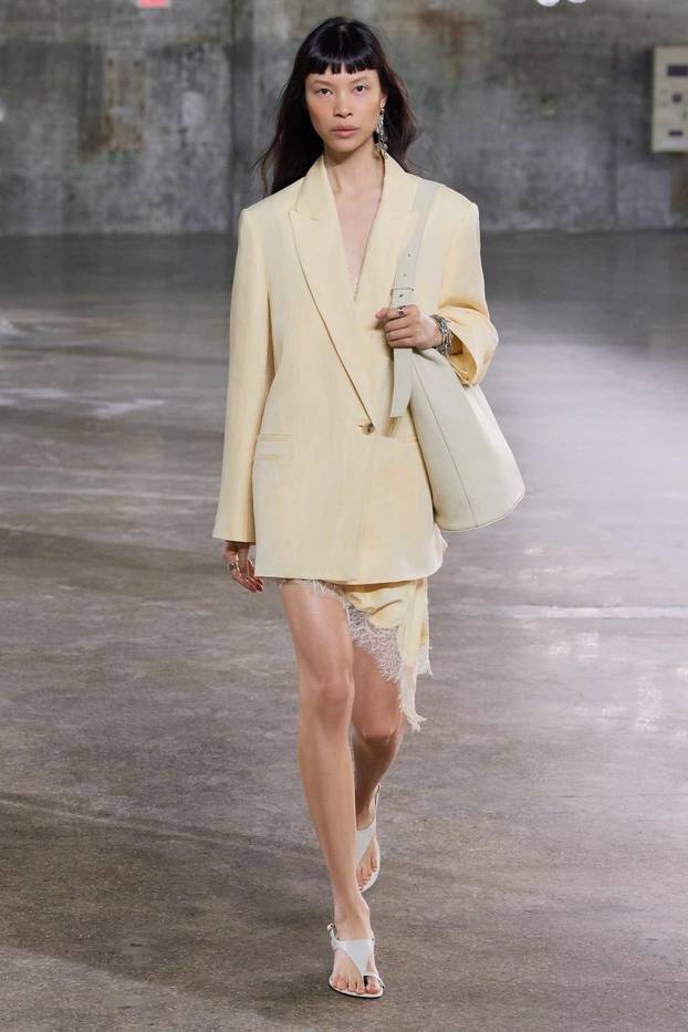 Najljepši komadi ovog proljeća su u maslac žutoj nijansi: Izdvojili smo 20 modnih ulova