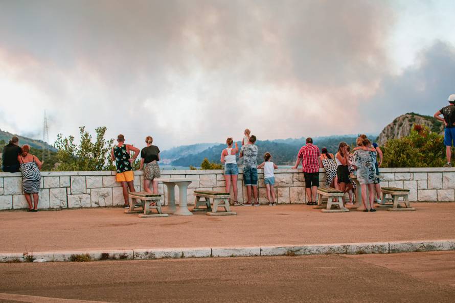 Pogledajte zapanjujuće prizore katastrofe u Zatonu kod Vodica
