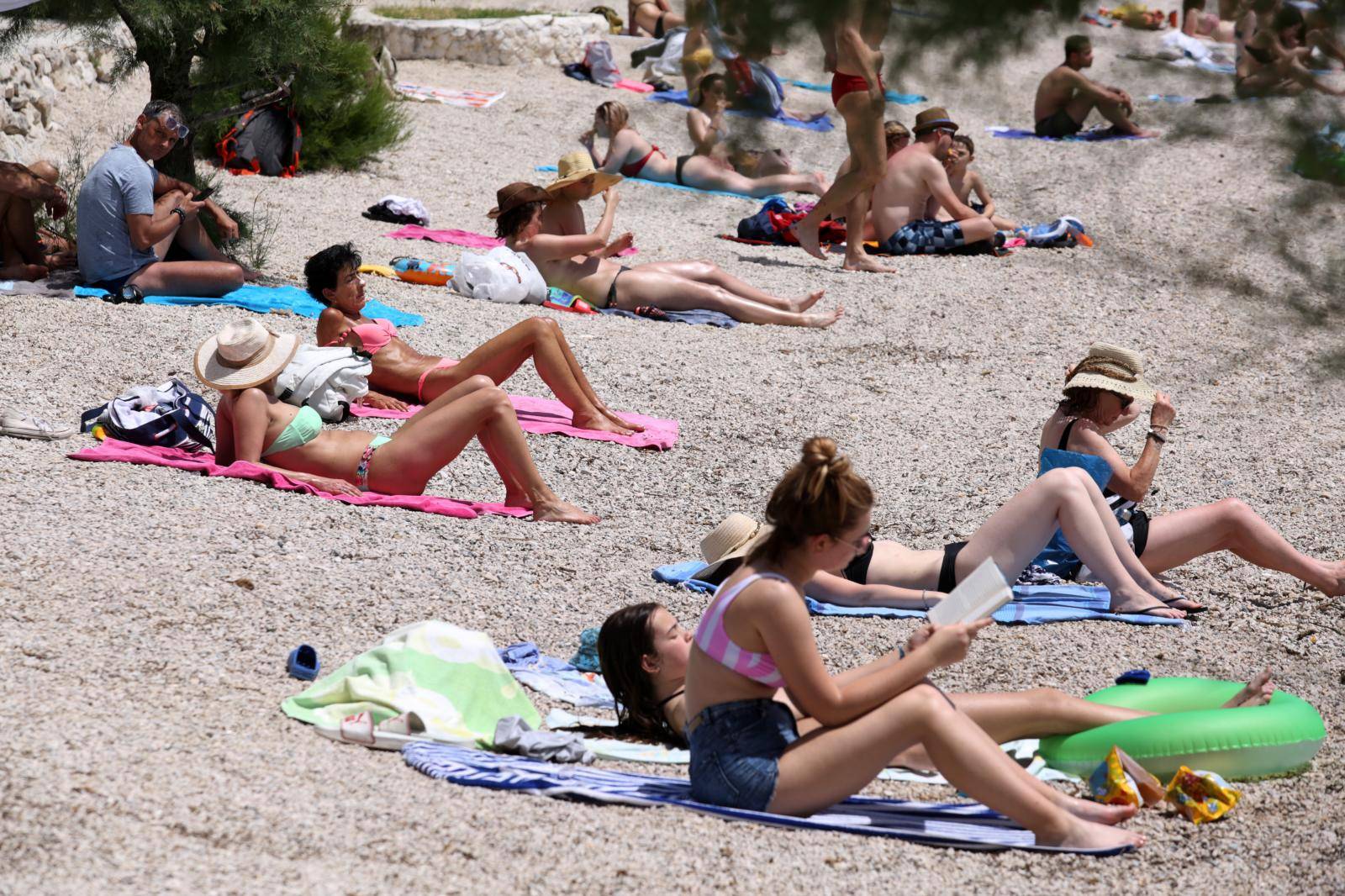 Split: Spas od vruÄine mnogi pronaÅ¡li na gradskim plaÅ¾ama