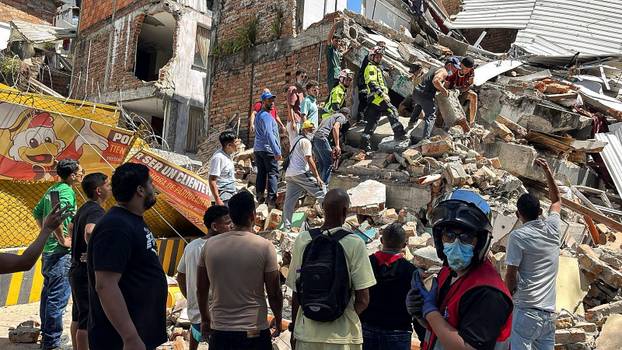 Collapsed buildings in Pereira after earthquake strikes Colombia