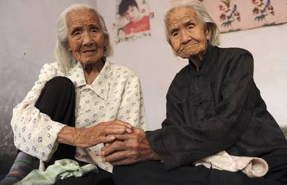 Najstarije blizanke na svijetu imaju 208 godina