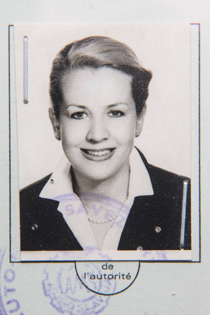 Zagreb: Presnimke fotografija s osobnih dokumenata Ksenije Urli?i?