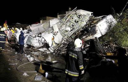 Zrakoplov je pao pri prisilnom slijetanju: Poginulo je 47 ljudi