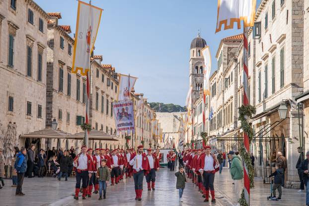 Dubrovnik: Spuštanjem barjaka sv. Vlaha i podizanjem državne zastave te misnim slavljem završila je ovogodišnja Festa svetog Vlaha