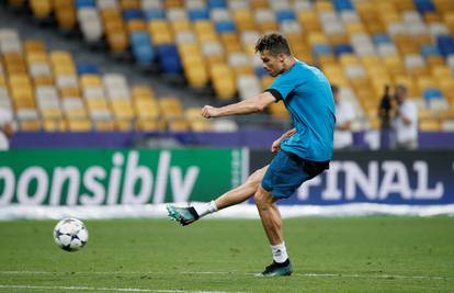 Nespretni Ronaldo: Gađao je gol, a pogodio - kamermana...