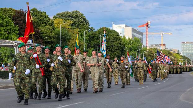 Zagreb: Svečani vojni mimohod u povodu 30 godina VRO Oluja
