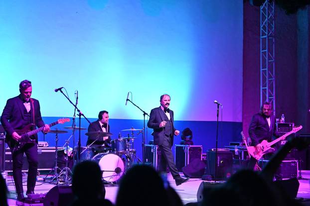 Let3 uz pojačane mjere sigurnosti nastupio u Makarskoj 