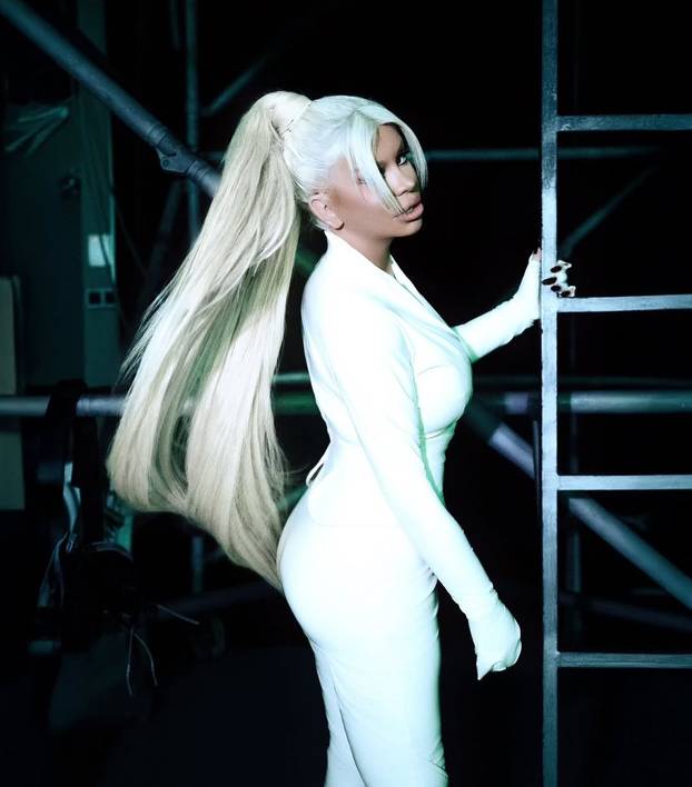 FOTO Dara Bubamara danas je neprepoznatljiva! Potrošila je 45 tisuća eura u novi izgled