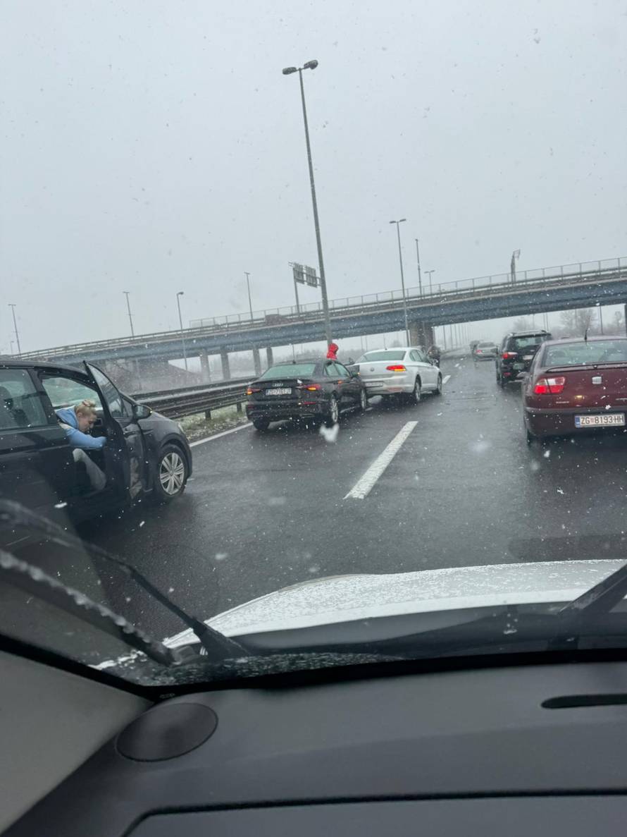 FOTO Sudarili se na zagrebačkoj obilaznici, kolona je 2 kilometra