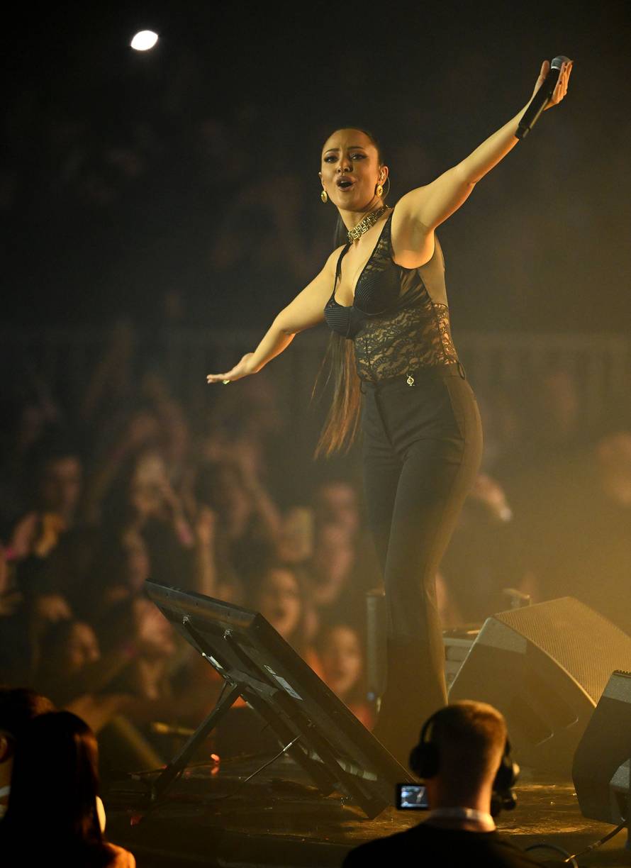 Sve modne kombinacije Aleksandre Prijović