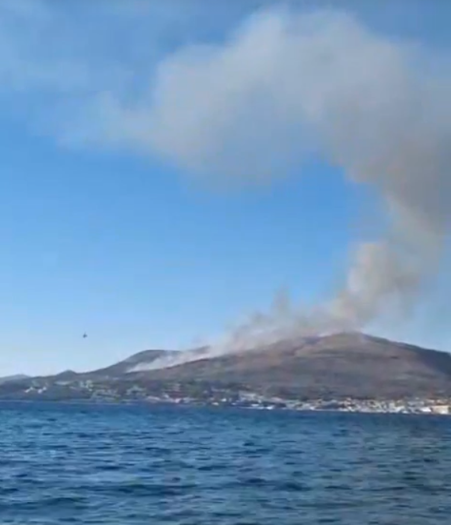VIDEO Izbio je veliki požar kraj Trogira, blokirana je i cesta