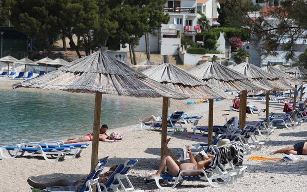 Primošten: Nakon najavljenog toplotnog udara spas je najbolje potražiti u moru