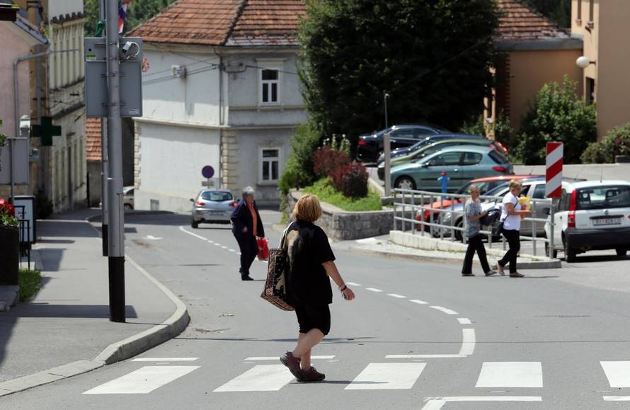 Grad Vrbovsko daje 100.000 kuna obiteljima koje kod njih kupe kuću i odluče živjeti tu...