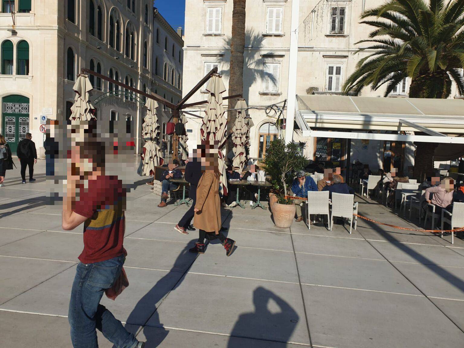 U Splitu puni štekati, pije se kava za van, a trake Civilne zaštite su spuštene sa stolova