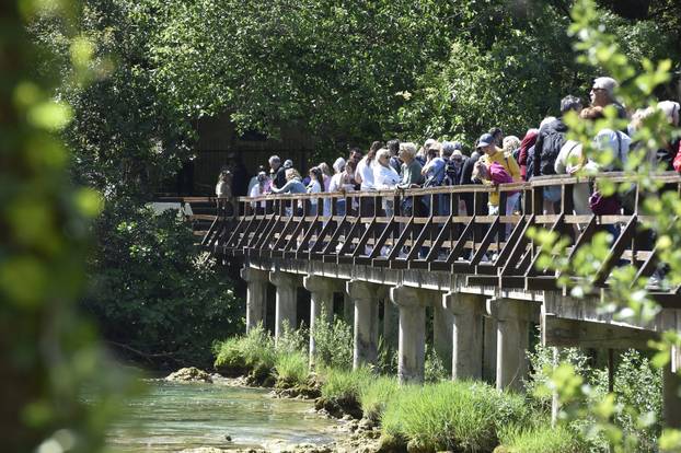 Skradin: Građani uživaju u Nacionalnom parku Krka