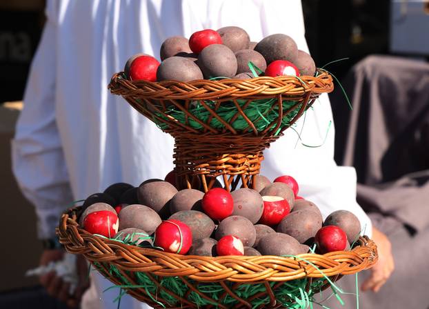 Šibenik: Podjela hrane na uskršnji ponedjeljak