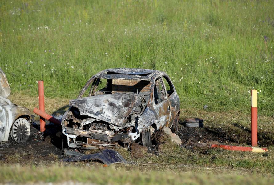 Zagreb: Policijski očevid uz dva zapaljena automobila u Odranskom Obrežu