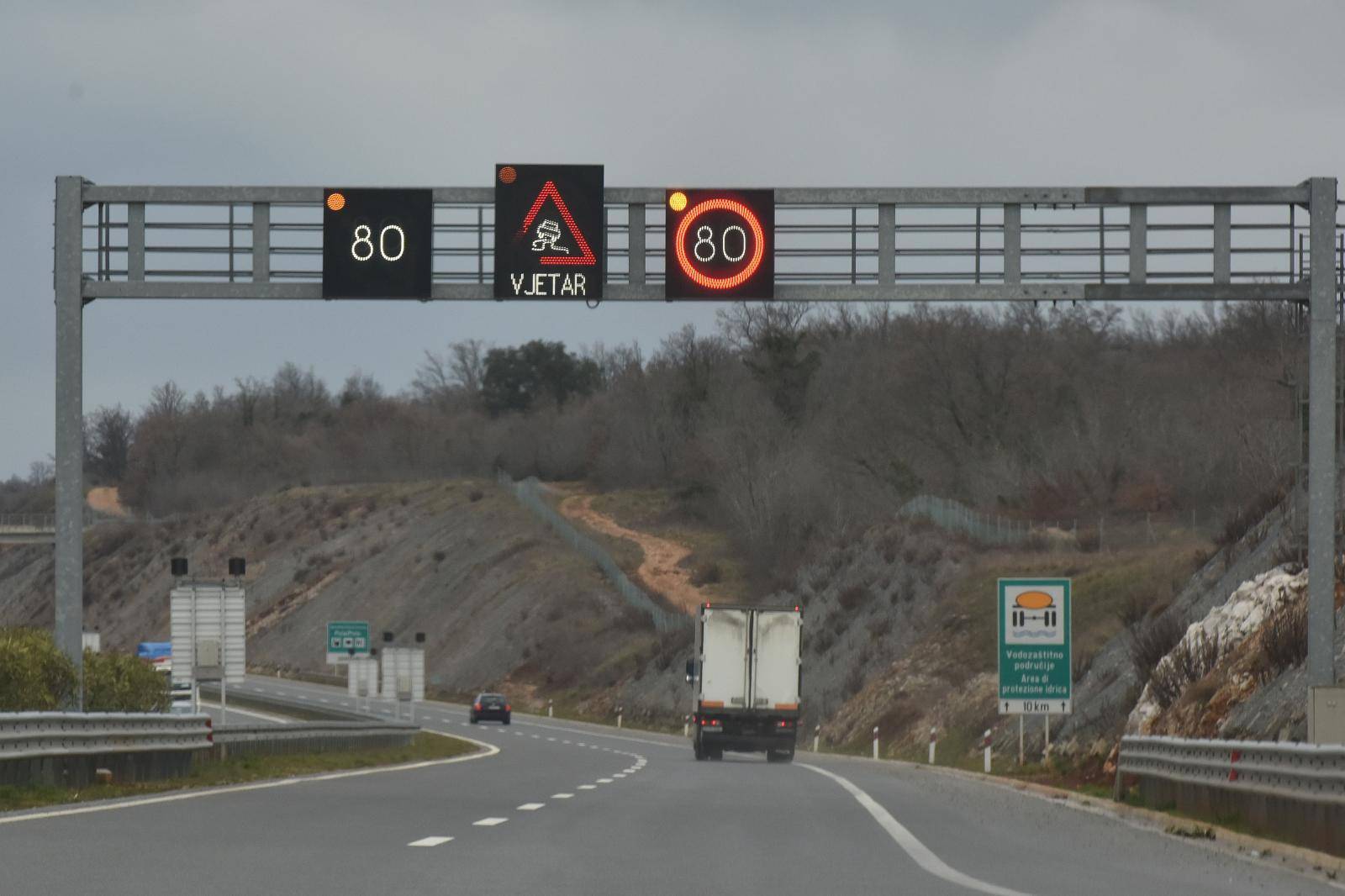 Prometna nesreća na istarskom ipsilonu između čvorova Pule i Kanfanara: U tijeku je očevid