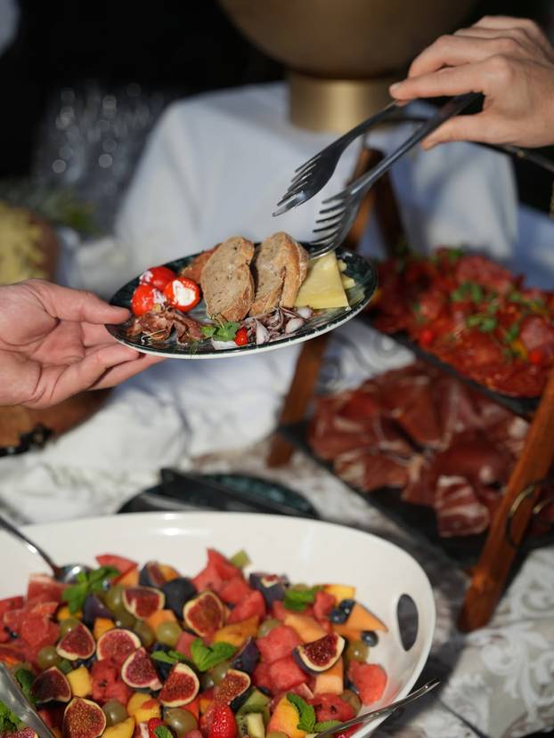 Maja Šuput objavila je fotke s rođendana: Uz nju je bio i Šime, pogledajte kako je proslavila