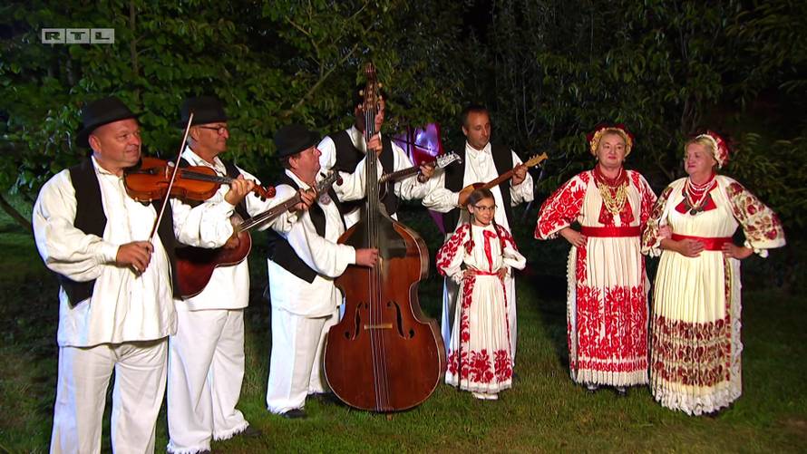 Mislav dočekao ekipu 'Večere za 5' limenom glazbom, a ispratio ih darovima: 'Pohvale za trud'