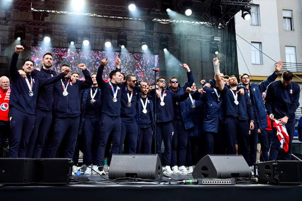 Zagreb: Hrvatska rukometna reprezentacija stigla na svečani doček na Trgu bana Josipa Jelačića