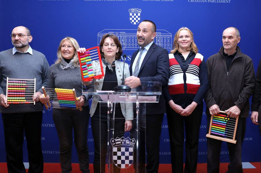 'Rok za provjeru potpisa  koji smo dobili je lakrdija i cirkus'